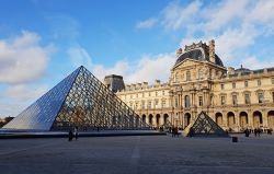 louvre-250.jpg