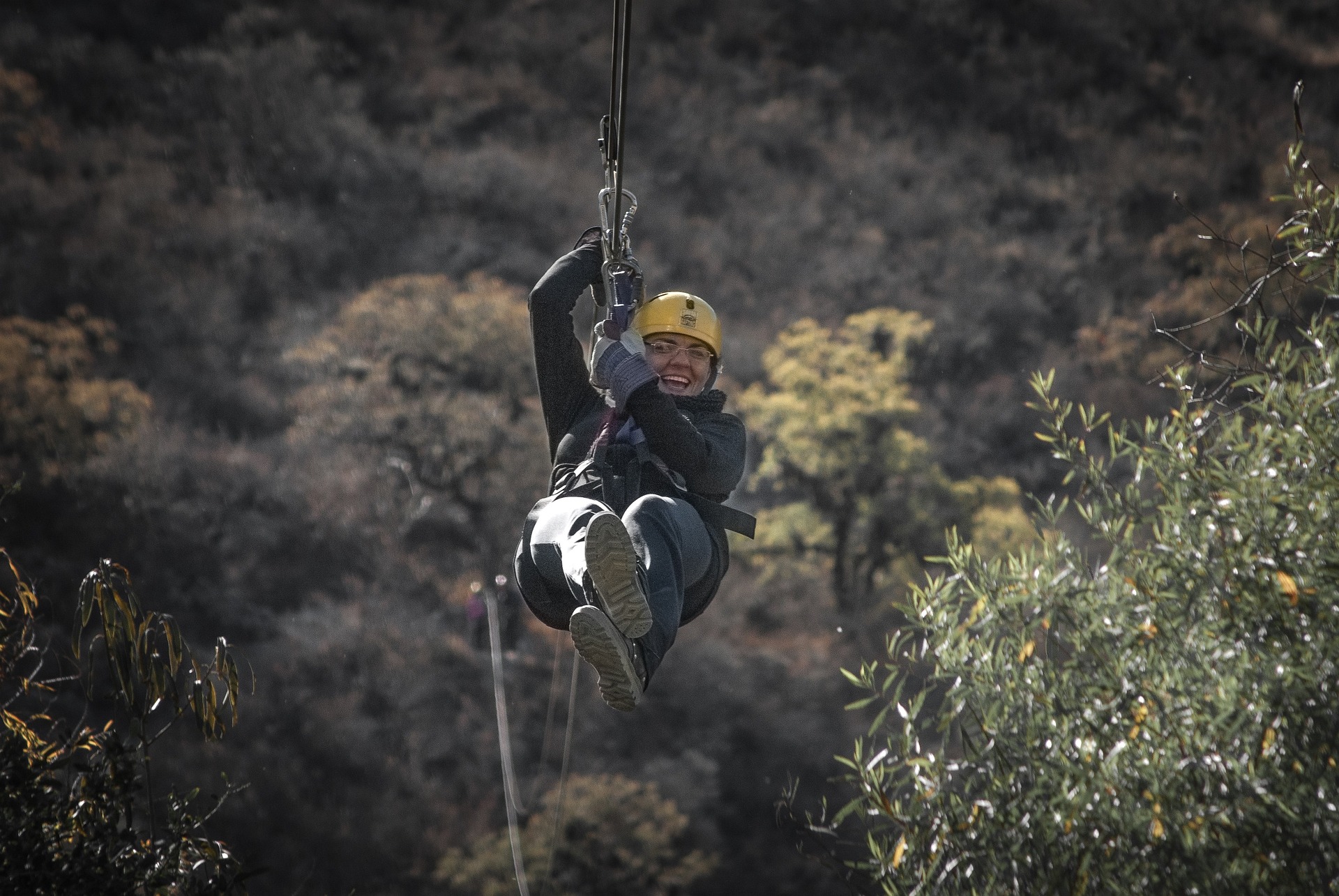 zipline-g6669e53a0_1920.jpg